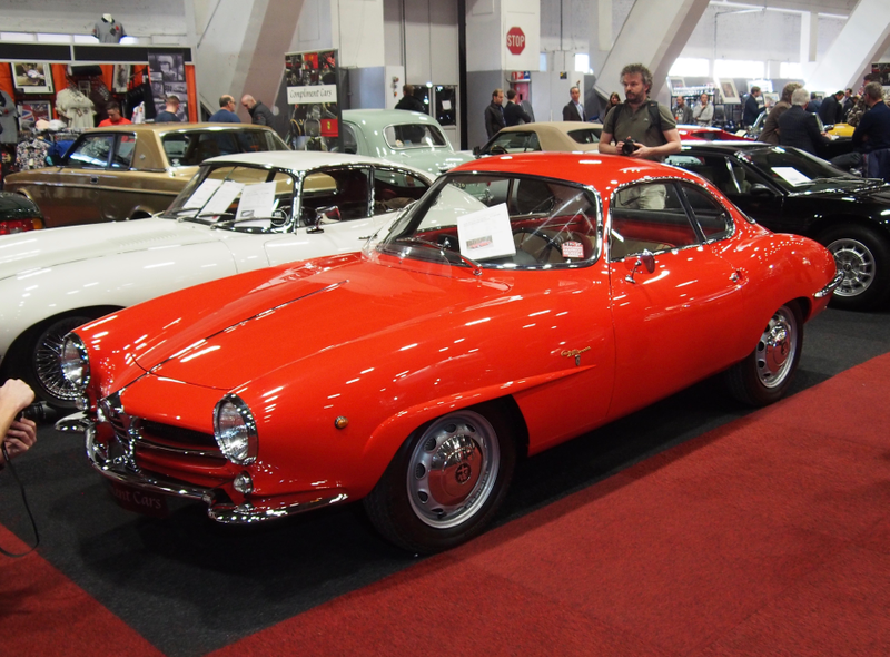 Sexy curves on the Alfa Romeo Giulietta Sprint Speciale